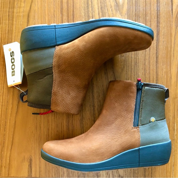 Versatile Bogs Vista Rugged Zip Snow Boots in Cognac  Suede, Women’s Size 9 - Picture 4 of 9